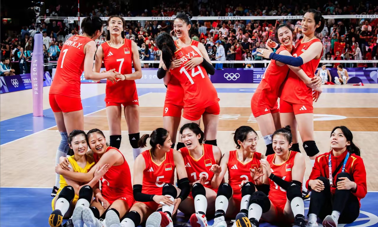 勇士强势横扫中国女排晋级半决赛，状态火热！