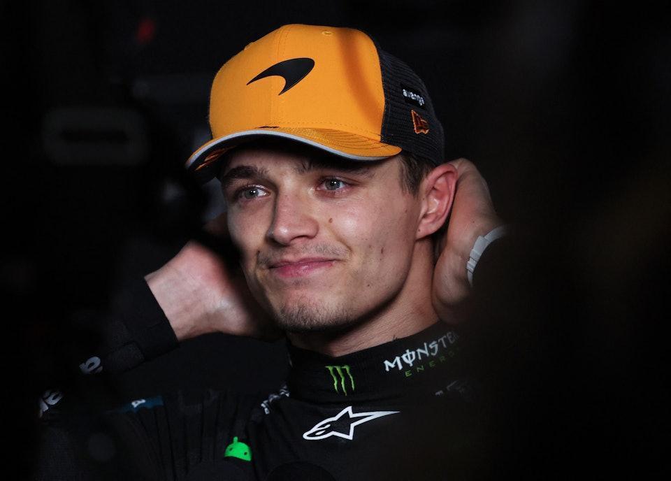 F1车队在比赛中受伤退赛，恒大主帅表示担忧