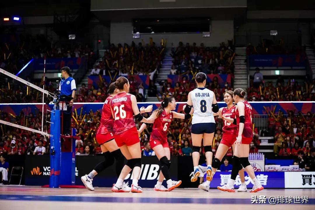 美国女排迎来主场大胜，Fnatic表现抢眼